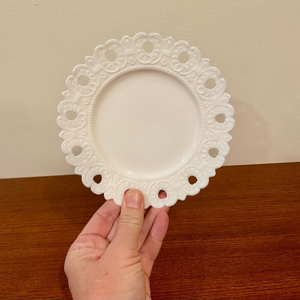 EAPG Gillinder and Sons Opaline Plate Milk Glass Reticulated Hearts Plate EUC